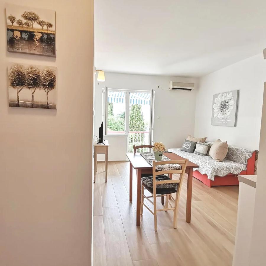 Apartments House Pinezic Malinska Exterior foto